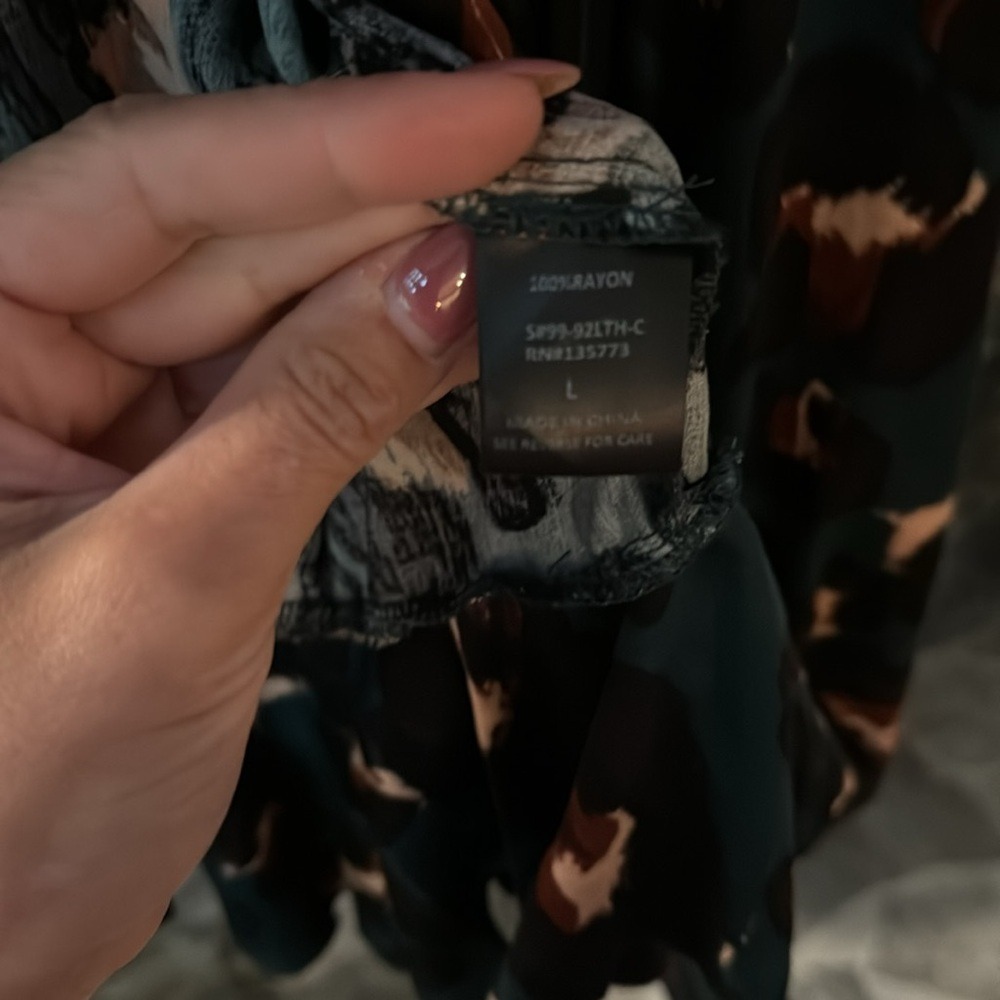 Karlie silky blouse, Large - Picture 7 of 11